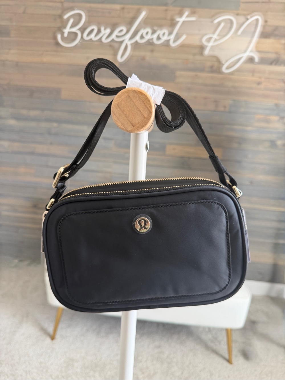 Lululemon Crossbody Camera Bag 2L *logo Black/Gold - Picture 5 of 9